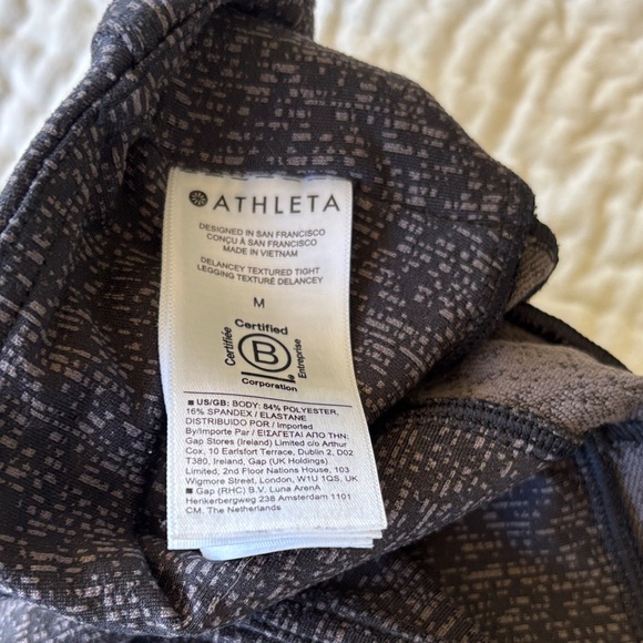 Women’s Athleta Capri Leggings - Picture 7 of 7